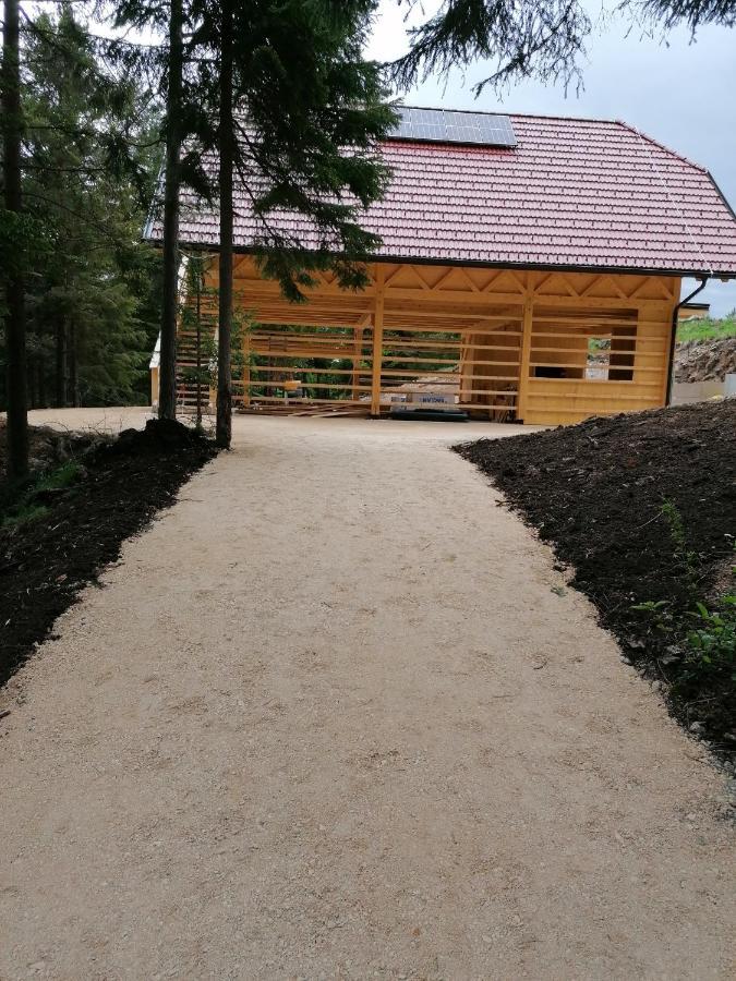 Kamp Beli Gaber Hotell Stari Trg pri Lozu Eksteriør bilde