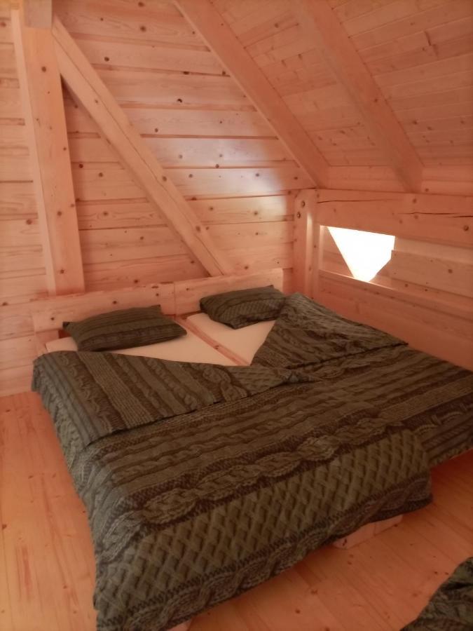 Kamp Beli Gaber Hotell Stari Trg pri Lozu Eksteriør bilde